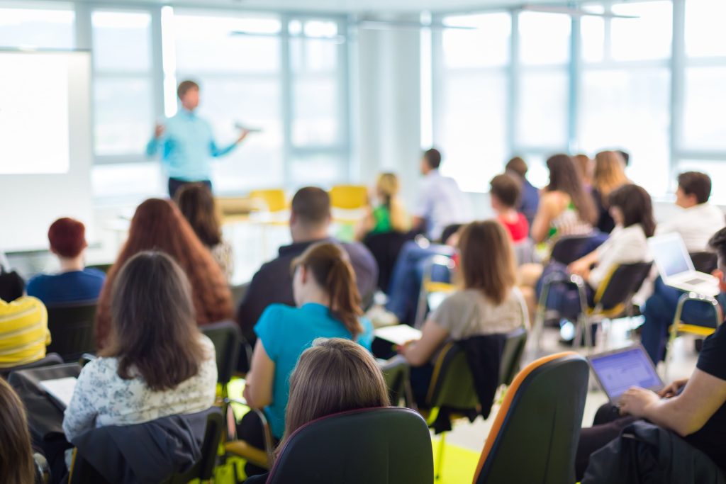 educational-lifts-classroom-students